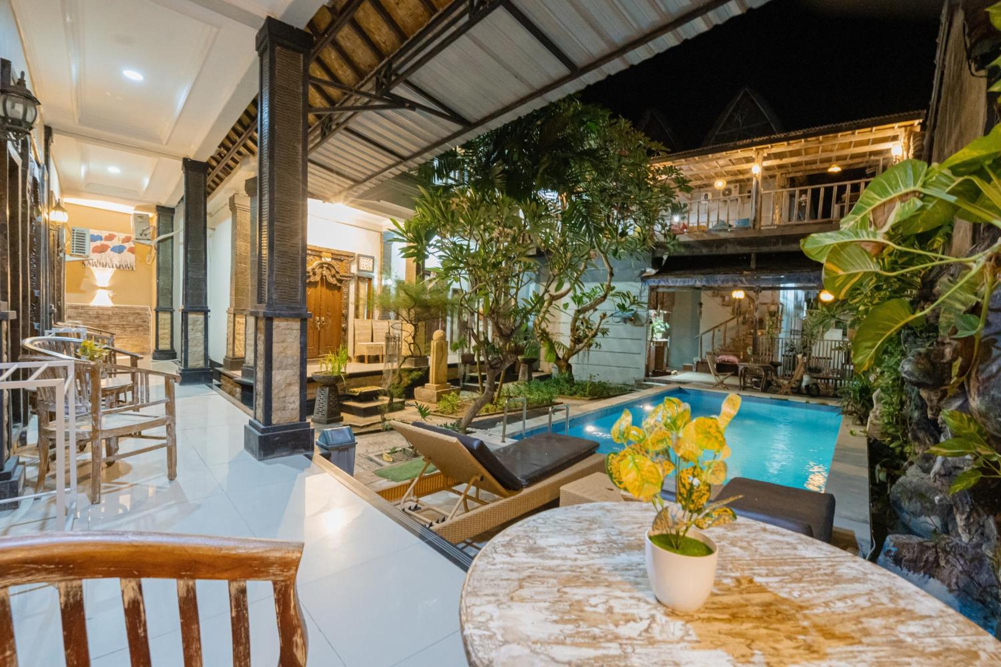 The Mel Homestay Batununggul Buitenkant foto