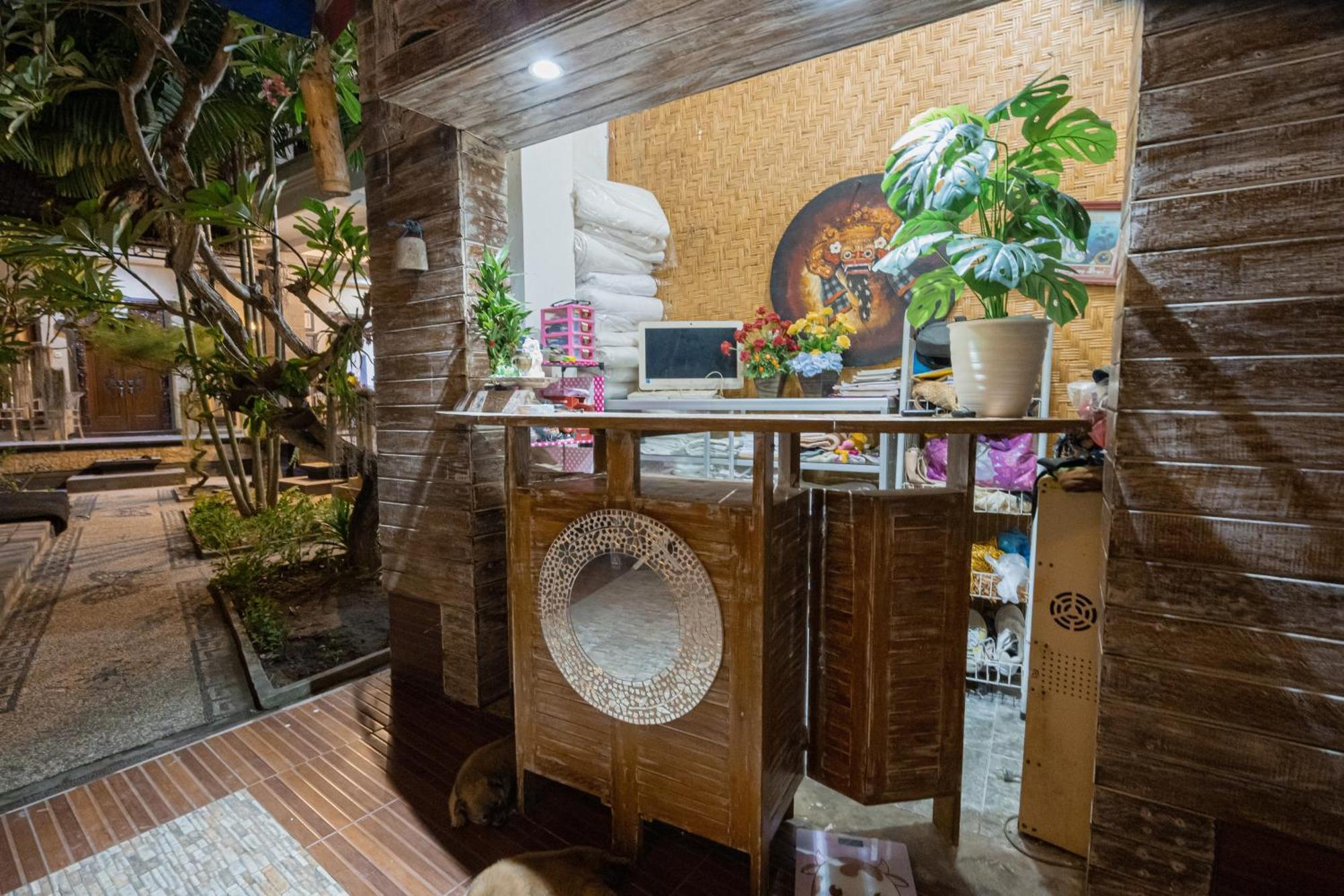 The Mel Homestay Batununggul Buitenkant foto