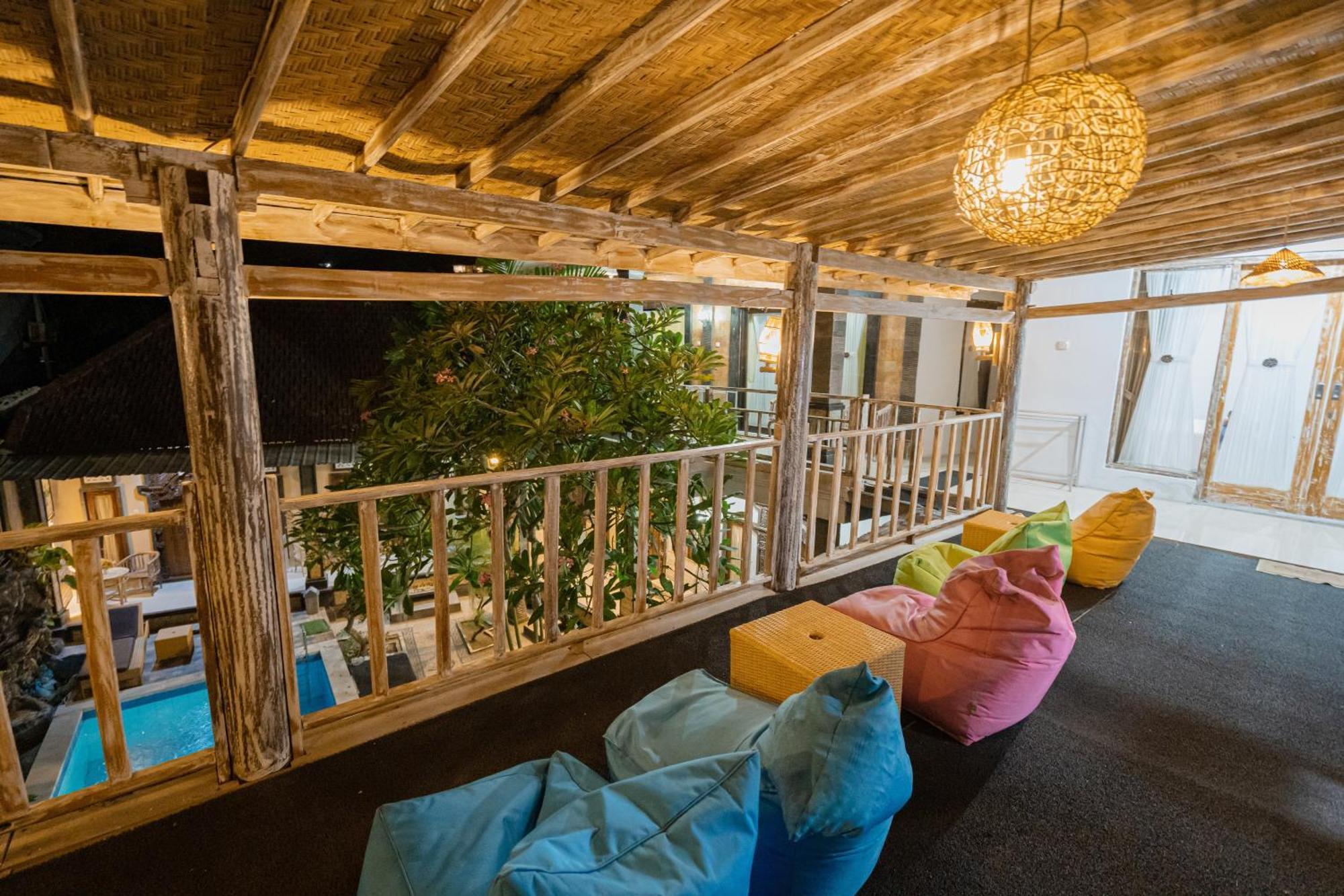 The Mel Homestay Batununggul Buitenkant foto