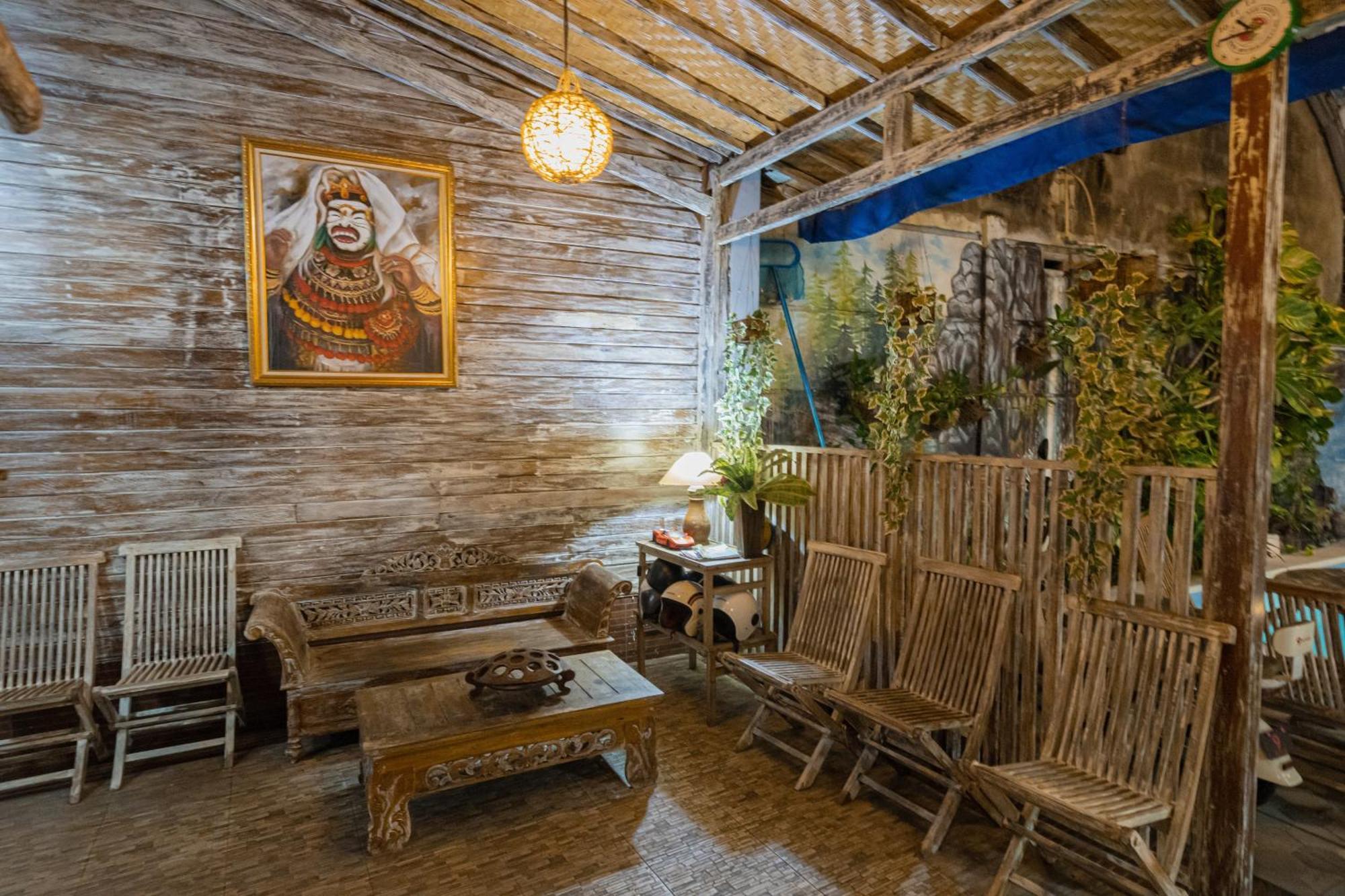 The Mel Homestay Batununggul Buitenkant foto