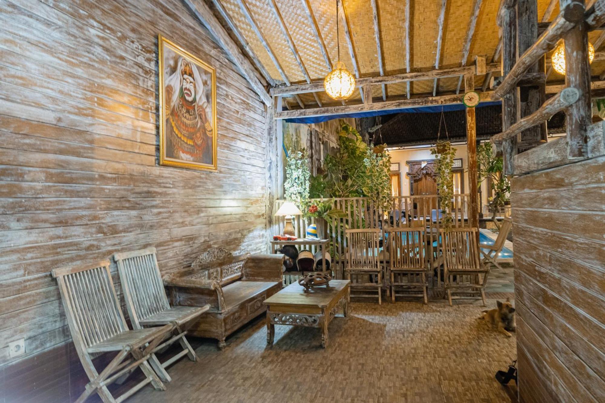 The Mel Homestay Batununggul Buitenkant foto