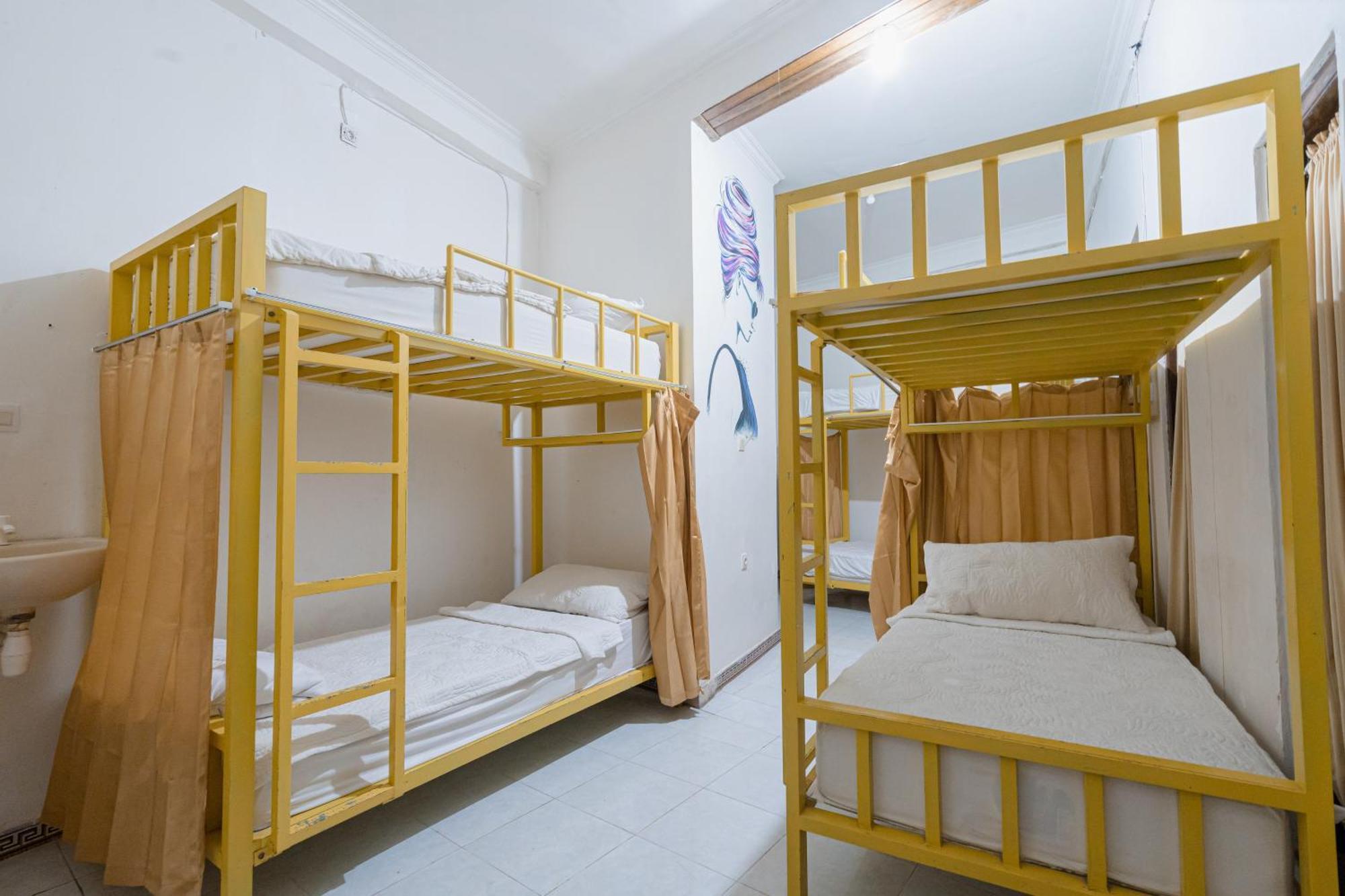 The Mel Homestay Batununggul Buitenkant foto