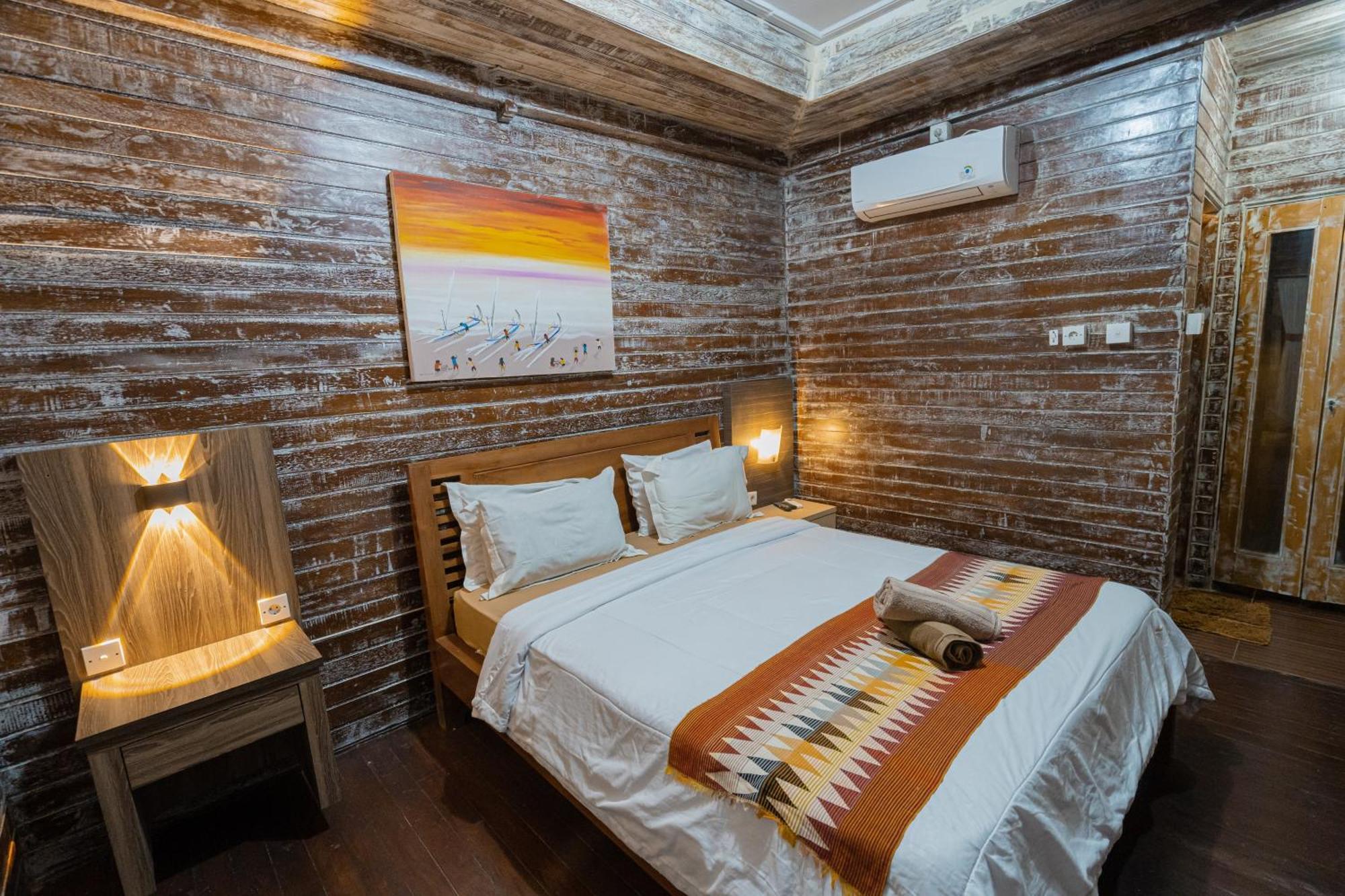 The Mel Homestay Batununggul Buitenkant foto
