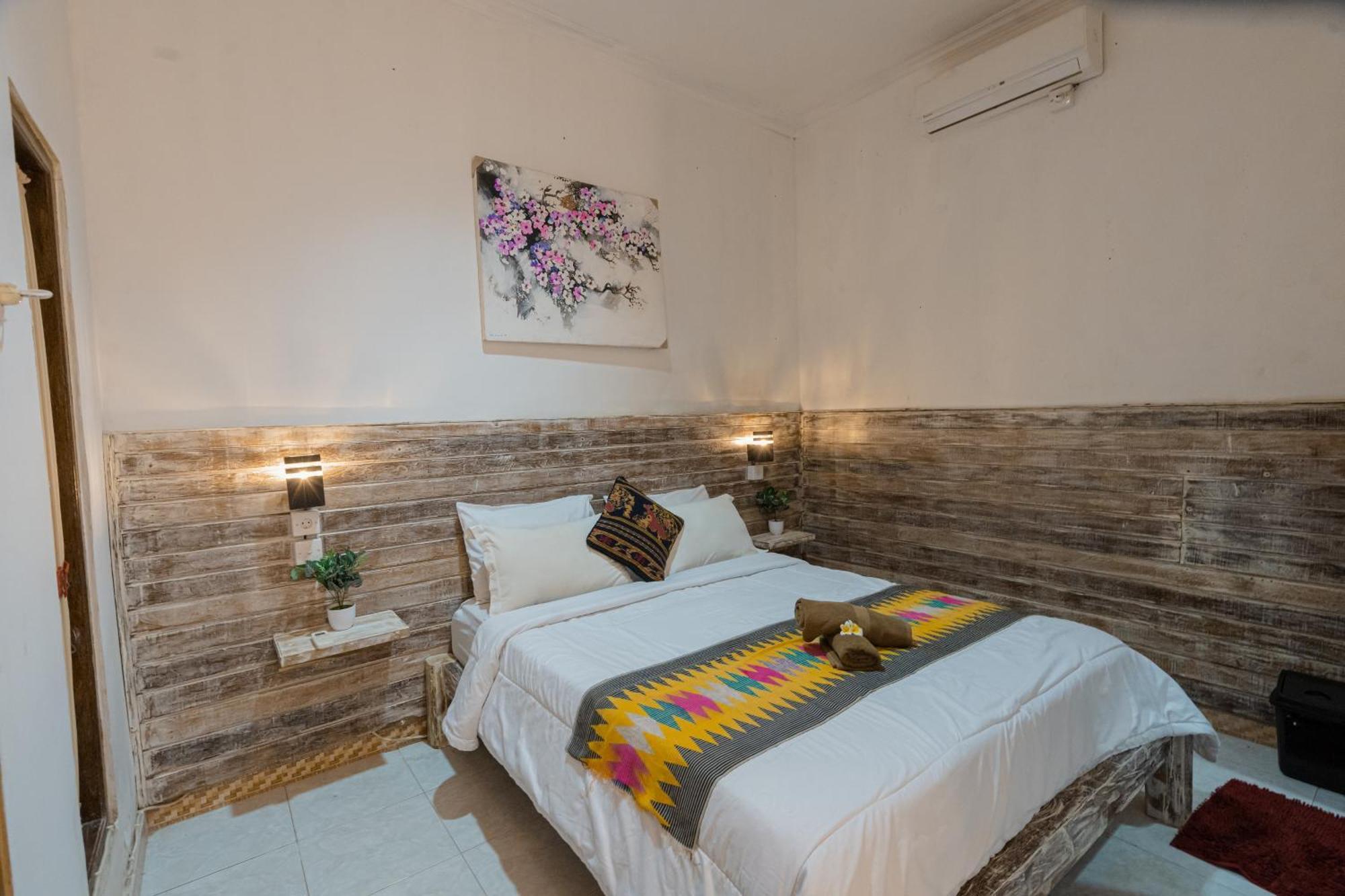 The Mel Homestay Batununggul Buitenkant foto